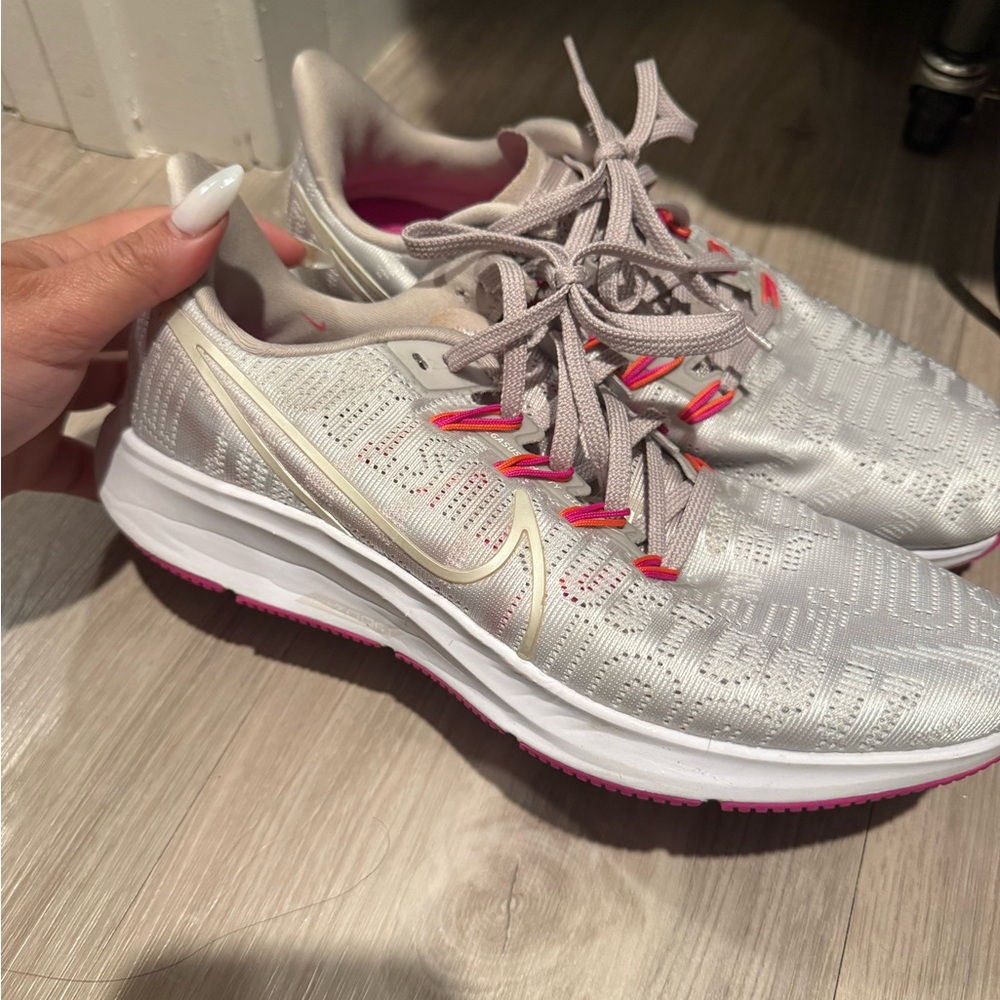 Nike Women's Silver and Pink Athletic Shoes